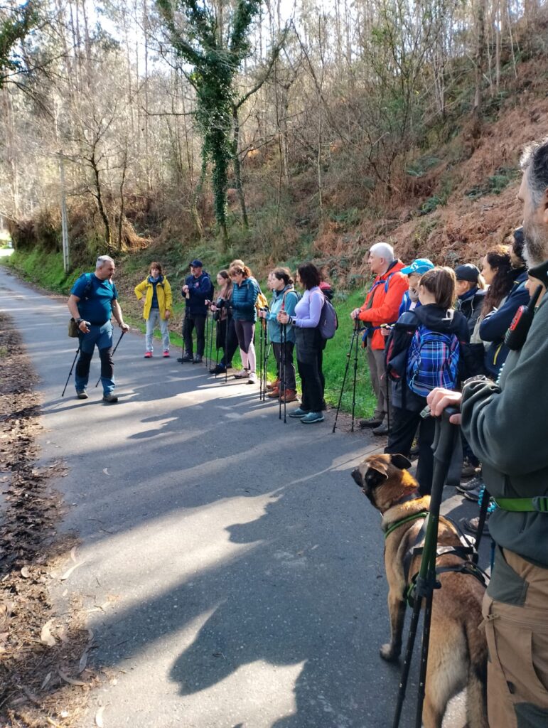 Cada verano, los equipos de rescate atienden decenas de emergencias que se podrían haber evitado. Golpes de calor, deshidratación, calzado inadecuado, rutas mal planificadas...

👉 Hemos preparado una guía sencilla para que disfrutes del senderismo en verano de forma segura, responsable y sin sustos.